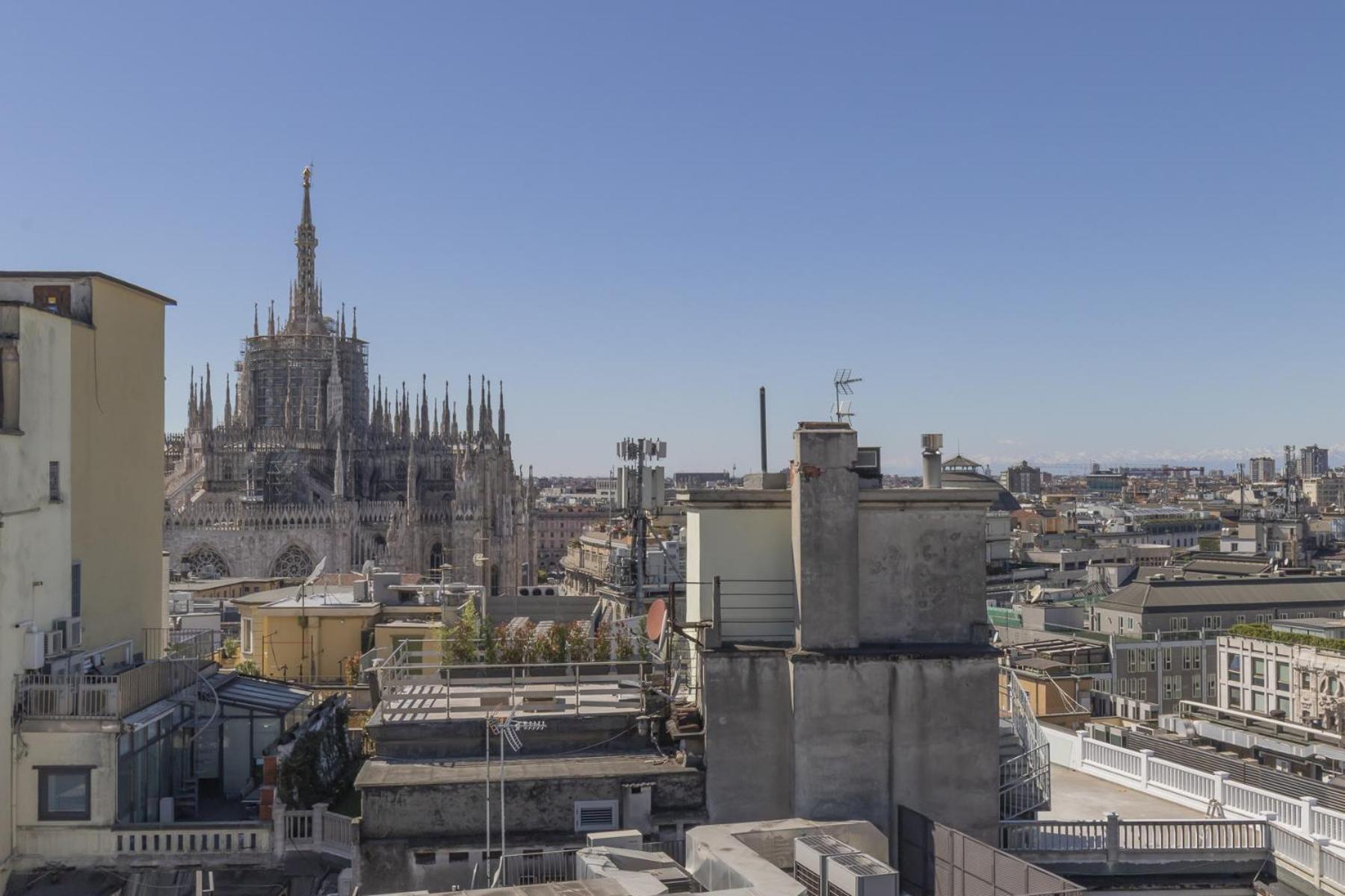San Babila Central Tower With Panoramic Terrace Overlooking Duomo By Rentopolis Milan Exterior photo